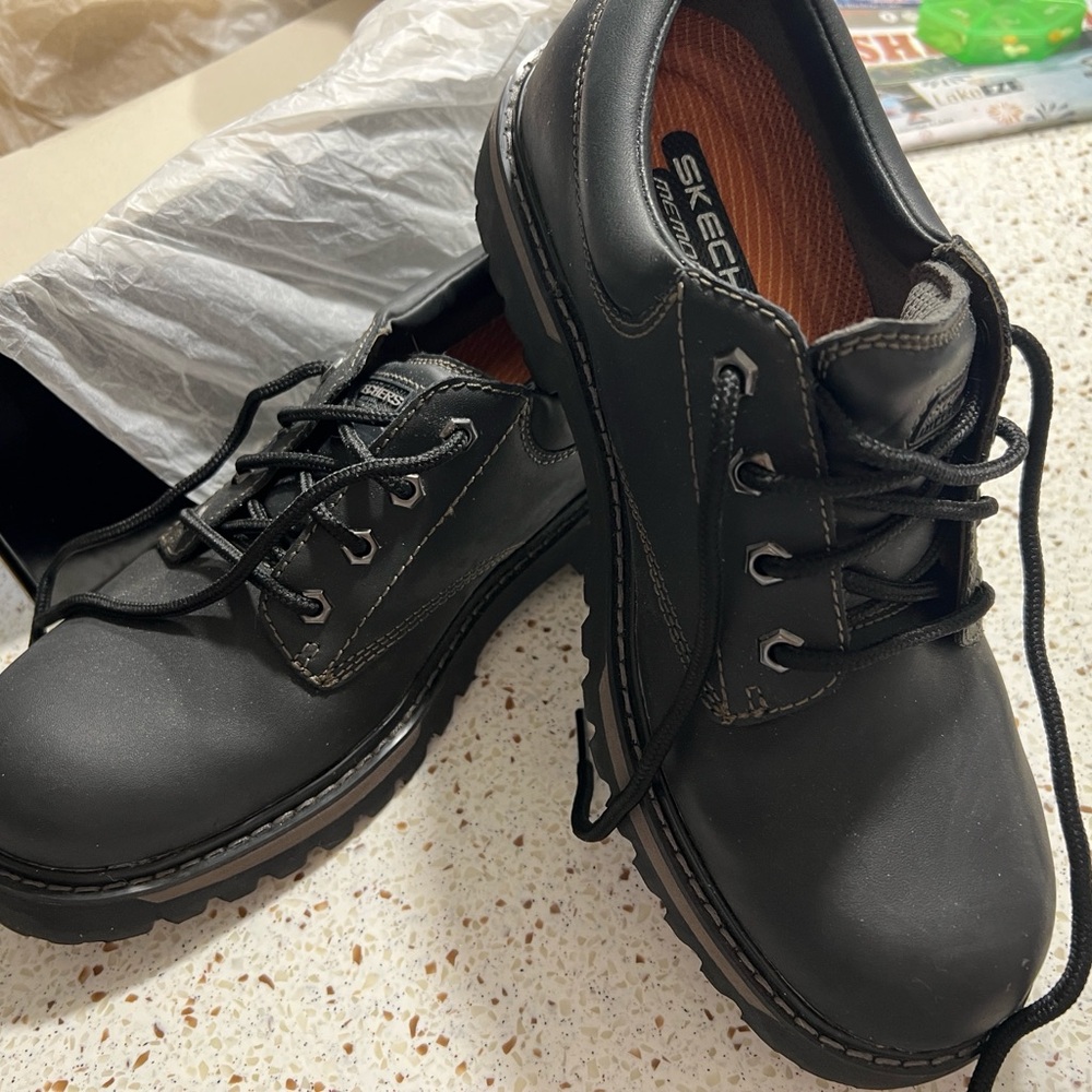 Skechers Black Oxford Shoes with Lace-Up Design